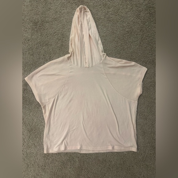 Under Armour Lightweight Hoodie Tee | Pale Orange/Pink | See Measurements - Picture 7 of 7